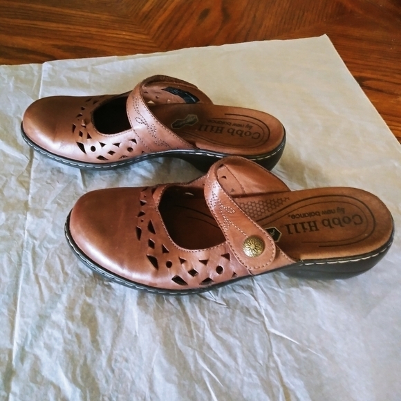 Cobb Hill by New Balance Slip On Sandals - Picture 1 of 9